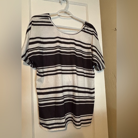 Black and white, open back! - Picture 2 of 3